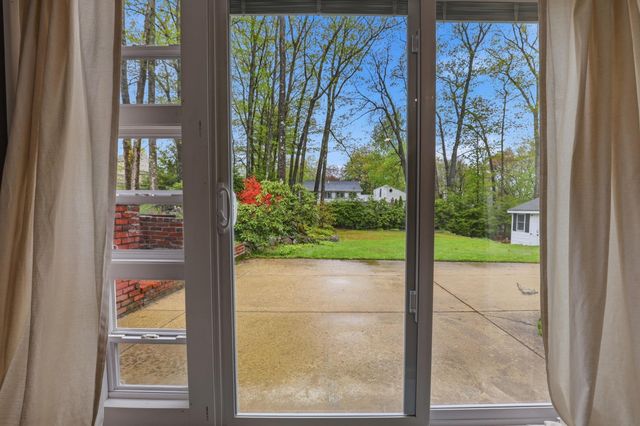 34 Beverly Drive, Manchester, NH 03104