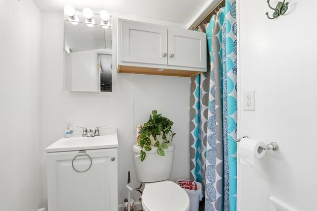 34 Beverly Drive, Manchester, NH 03104