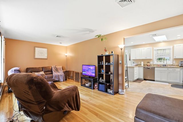 34 Beverly Drive, Manchester, NH 03104