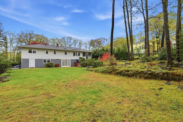 34 Beverly Drive, Manchester, NH 03104
