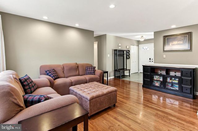 8010 ROCKWOOD CT, Springfield, VA 22153