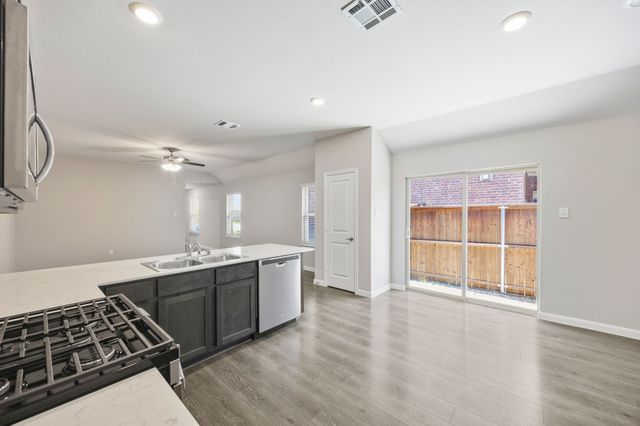 3921 Oak Creek Circle, Denison, TX 75020
