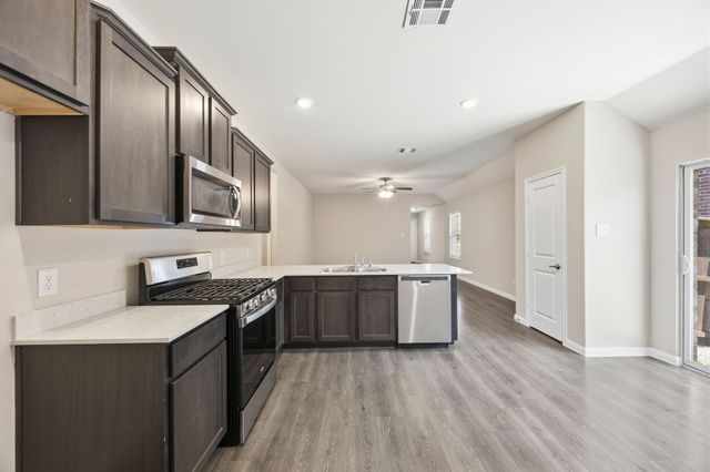 3921 Oak Creek Circle, Denison, TX 75020