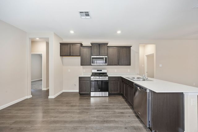 3921 Oak Creek Circle, Denison, TX 75020