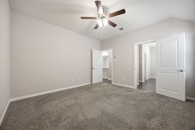 3921 Oak Creek Circle, Denison, TX 75020