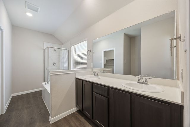 3921 Oak Creek Circle, Denison, TX 75020