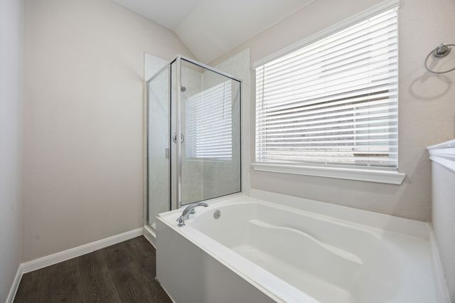 3921 Oak Creek Circle, Denison, TX 75020