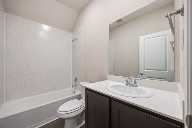 3921 Oak Creek Circle, Denison, TX 75020