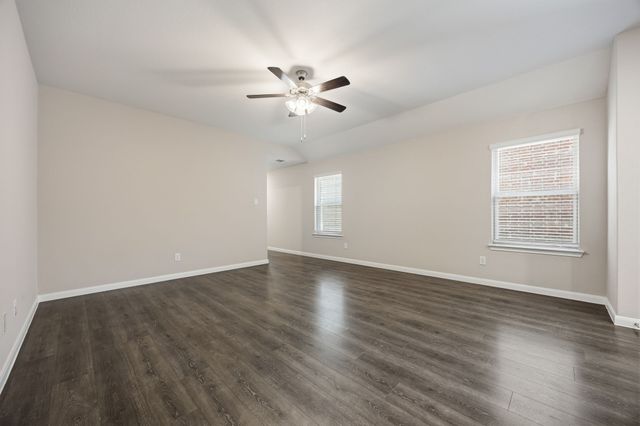3921 Oak Creek Circle, Denison, TX 75020