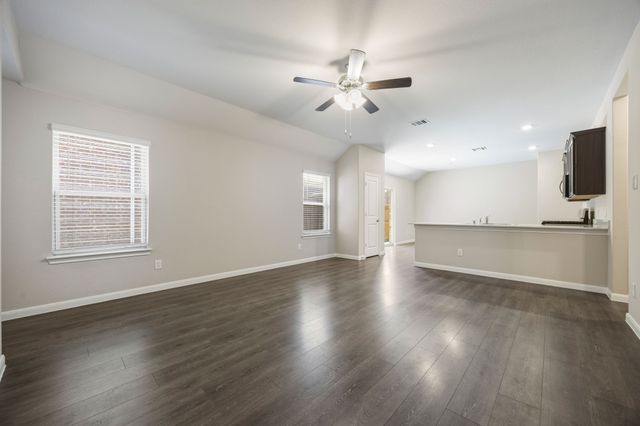 3921 Oak Creek Circle, Denison, TX 75020