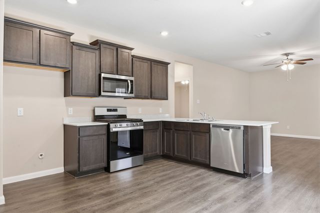3921 Oak Creek Circle, Denison, TX 75020