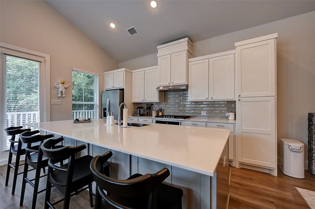 1028 Cavour Place, Dallas, TX 75204