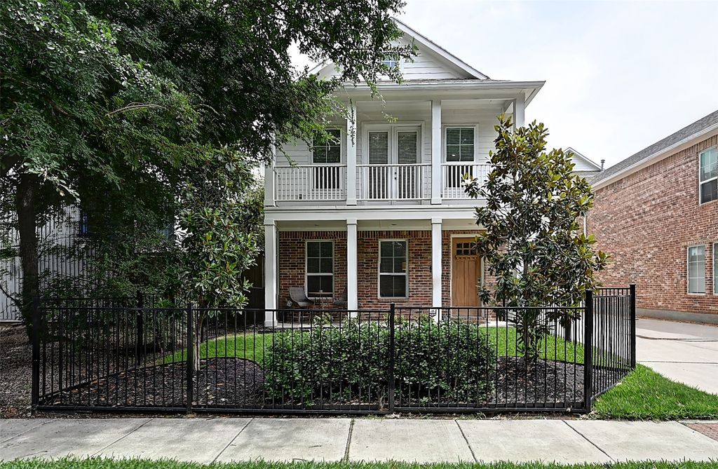 1028 Cavour Place, Dallas, TX 75204
