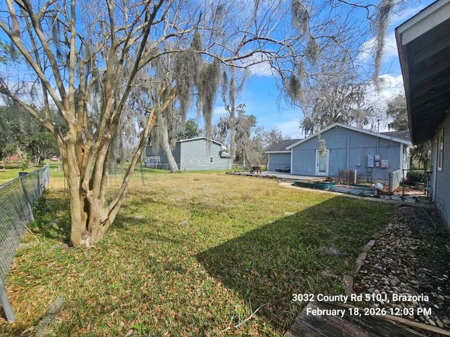 3032 County Road 510j, Brazoria, TX 77422