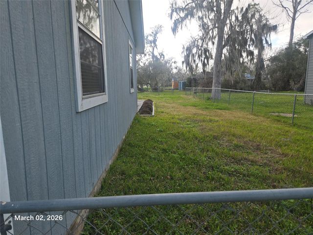 3032 County Road 510j, Brazoria, TX 77422