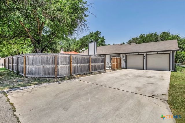 1909 Canyon Creek Drive, Temple, TX 76502