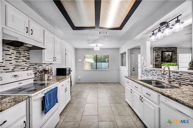 1909 Canyon Creek Drive, Temple, TX 76502