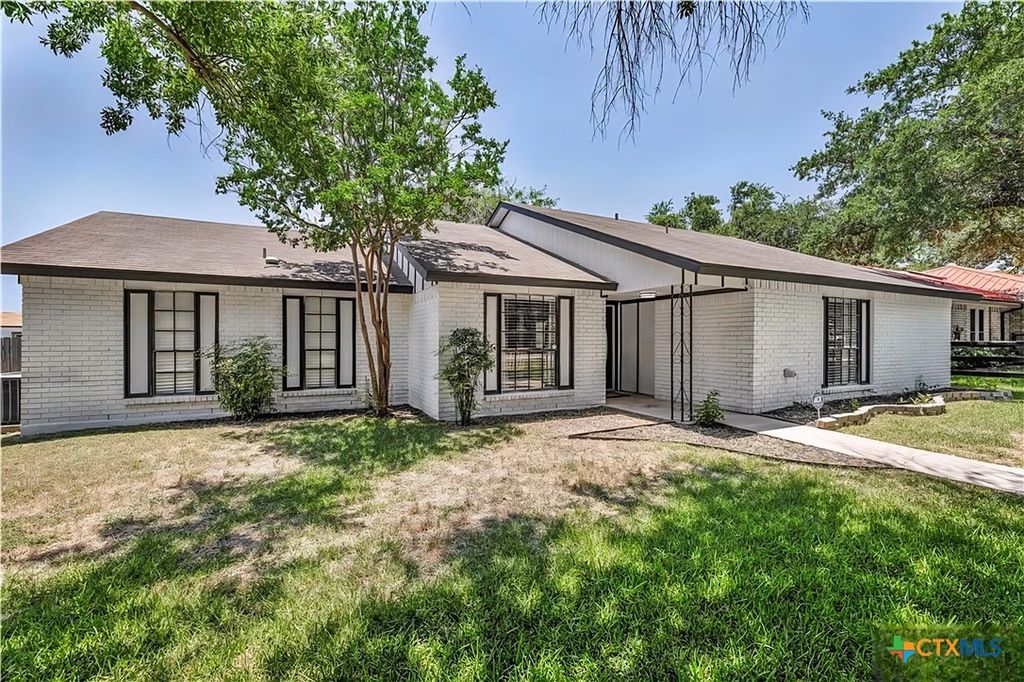 1909 Canyon Creek Drive, Temple, TX 76502