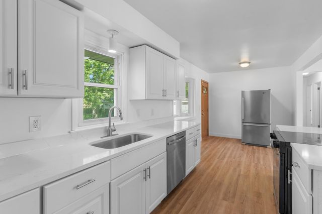 7213 Grimes Avenue N, Brooklyn Center, MN 55429