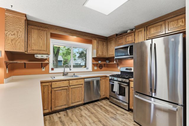 1401 88th Avenue N, Brooklyn Park, MN 55444