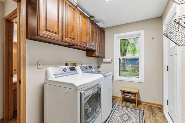 1401 88th Avenue N, Brooklyn Park, MN 55444