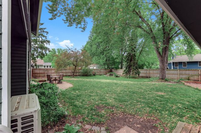 1401 88th Avenue N, Brooklyn Park, MN 55444