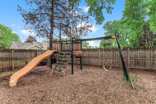 1401 88th Avenue N, Brooklyn Park, MN 55444