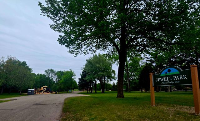 1401 88th Avenue N, Brooklyn Park, MN 55444
