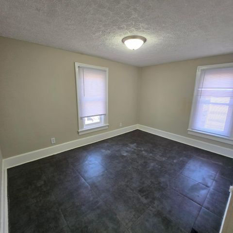 1214 W Mulberry Street, Lancaster, OH 43130