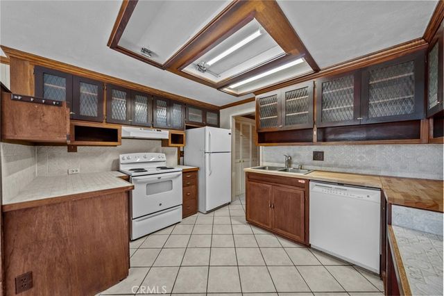 579 E 40th, San Bernardino, CA 92404