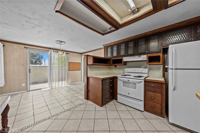 579 E 40th, San Bernardino, CA 92404