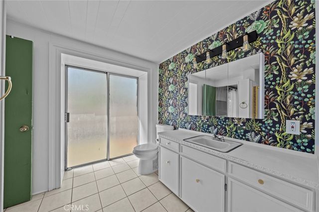 579 E 40th, San Bernardino, CA 92404
