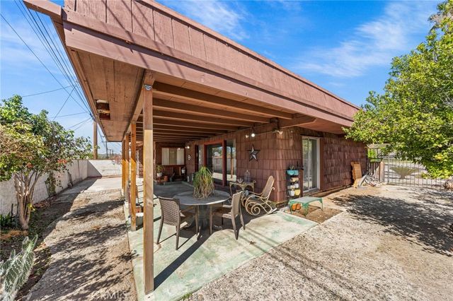 579 E 40th, San Bernardino, CA 92404