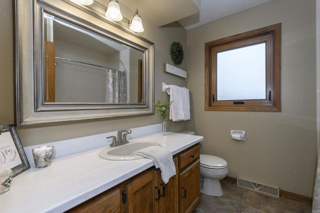 S67W32989 Road X, Mukwonago, WI 53149