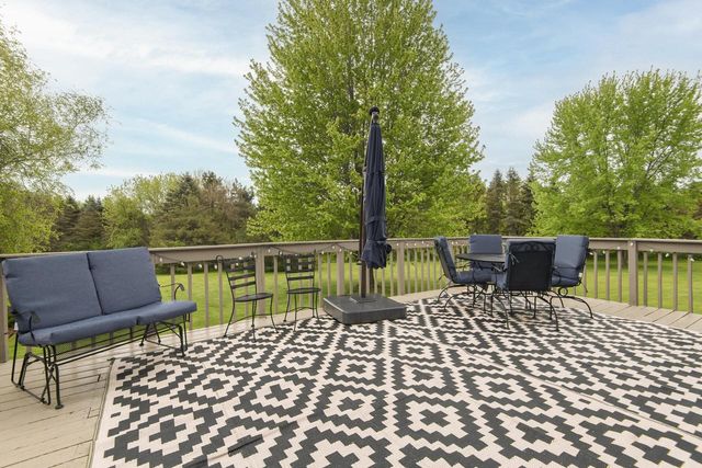 S67W32989 Road X, Mukwonago, WI 53149