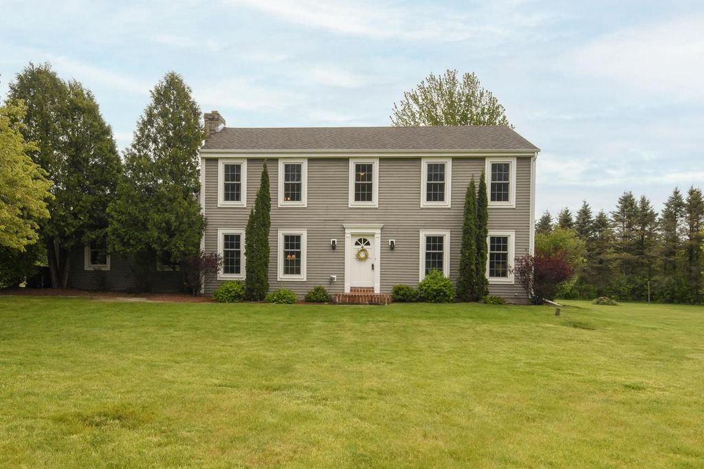 S67W32989 Road X, Mukwonago, WI 53149