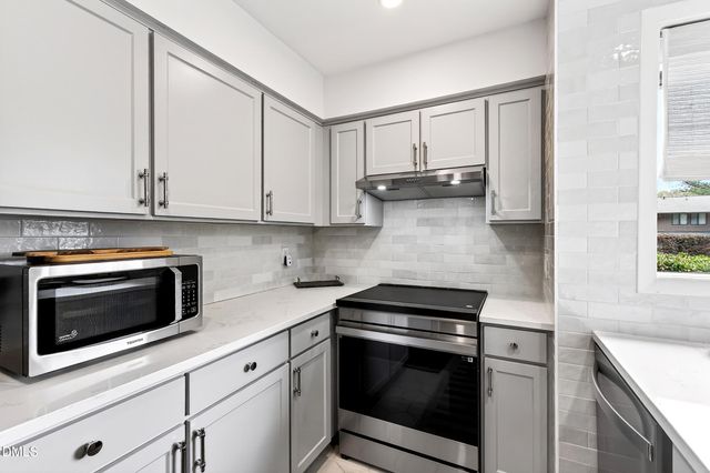 907 Oak Tree Drive, Chapel Hill, NC 27517