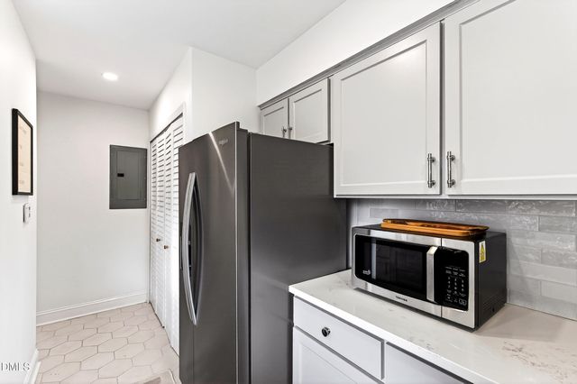 907 Oak Tree Drive, Chapel Hill, NC 27517