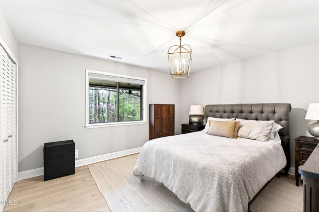 907 Oak Tree Drive, Chapel Hill, NC 27517