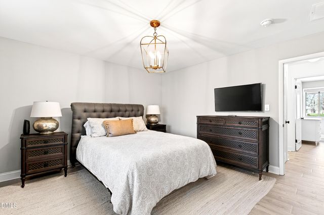 907 Oak Tree Drive, Chapel Hill, NC 27517