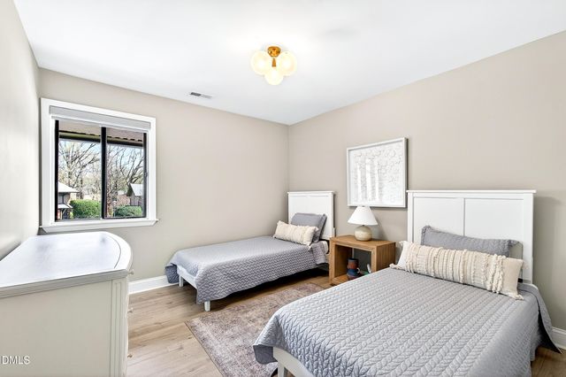 907 Oak Tree Drive, Chapel Hill, NC 27517