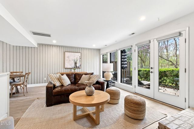 907 Oak Tree Drive, Chapel Hill, NC 27517