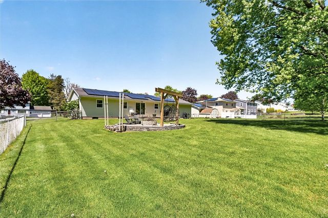 11 Drumlin Drive, Macedon, NY 14502