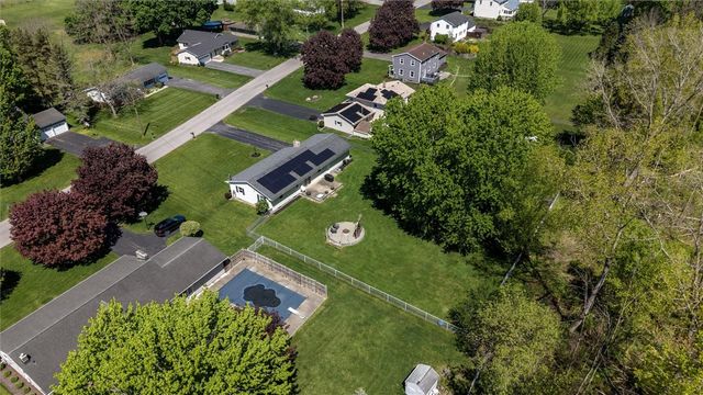 11 Drumlin Drive, Macedon, NY 14502