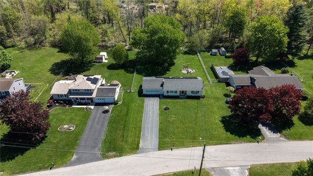 11 Drumlin Drive, Macedon, NY 14502