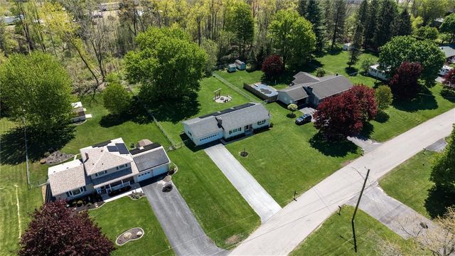 11 Drumlin Drive, Macedon, NY 14502