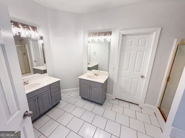 125 Farr Lake Drive, Tyrone, GA 30290