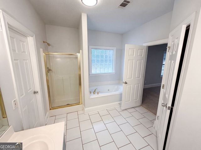 125 Farr Lake Drive, Tyrone, GA 30290