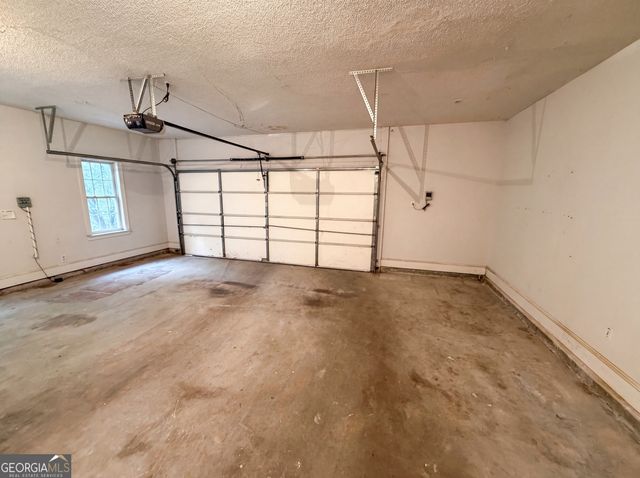 125 Farr Lake Drive, Tyrone, GA 30290