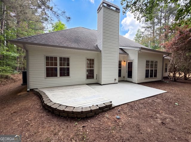 125 Farr Lake Drive, Tyrone, GA 30290